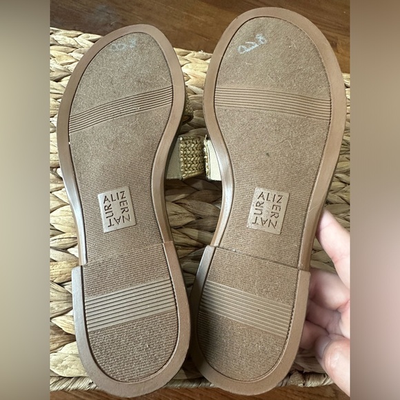 Naturalizer gold sandals - Picture 2 of 4